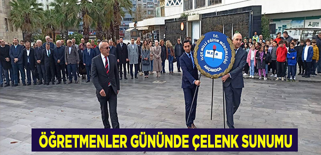 24 Kasım Öğretmenler Günü’nde Atatürk Anıtına Çelenk Konuldu
