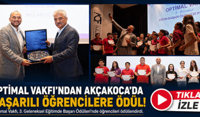 BURHAN ÖZDEMİR’DEN OKULLARINDA DERECE YAPAN ÖĞRENCİLERE BAŞARI BELGELERİ VE BURSLAR VERİLDİ